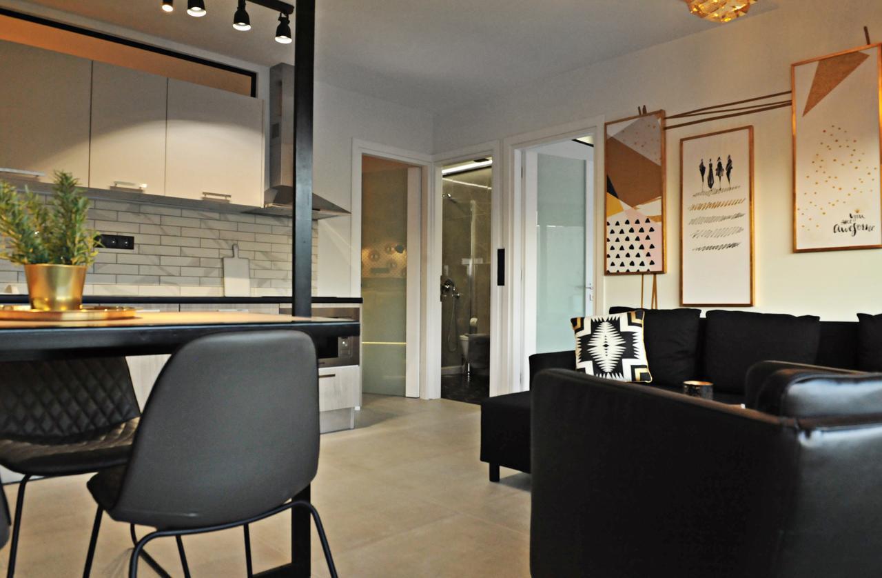 The Athenians Modern Apartments Atenas Exterior foto