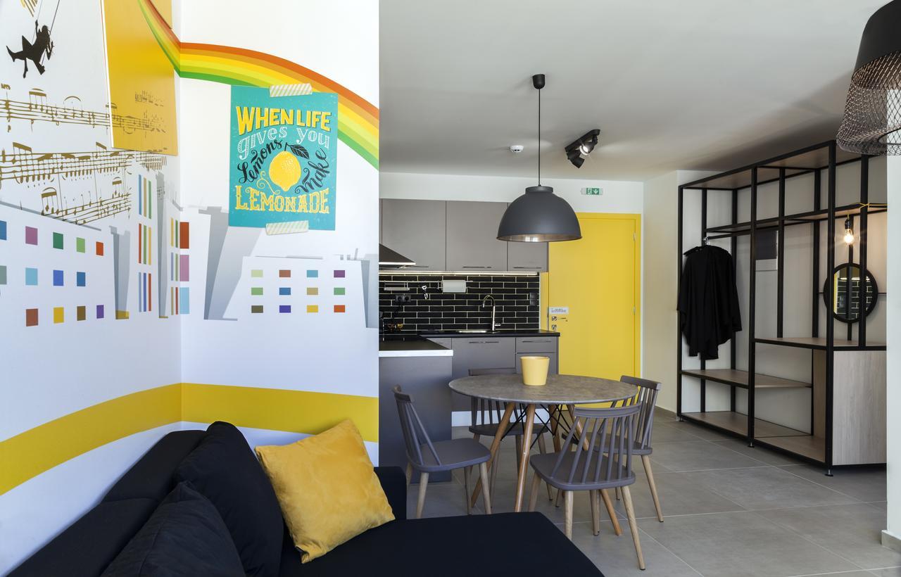 The Athenians Modern Apartments Atenas Exterior foto